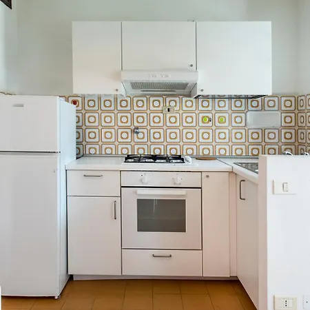 M049 - Trilocale Con Giardino In Via Ascoli Piceno, Apartment Marcelli