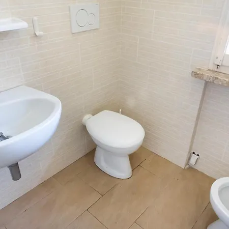 Daire M049 - Trilocale Con Giardino In Via Ascoli Piceno,