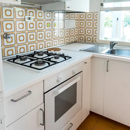 M049 - Trilocale Con Giardino In Via Ascoli Piceno, Daire *